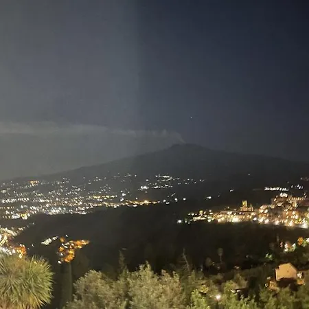 Pipa's Suntrap Apartment Taormina